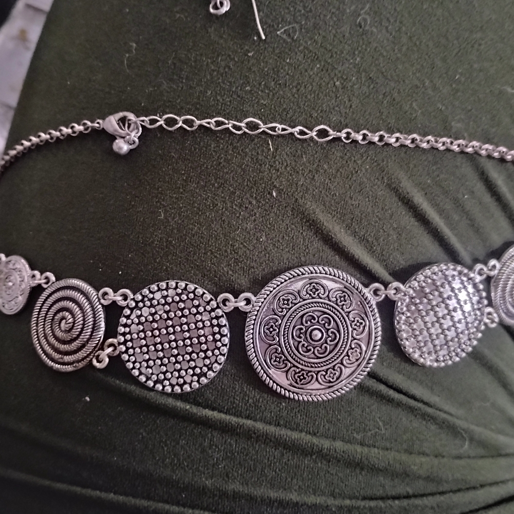 Elegant Silver Necklace